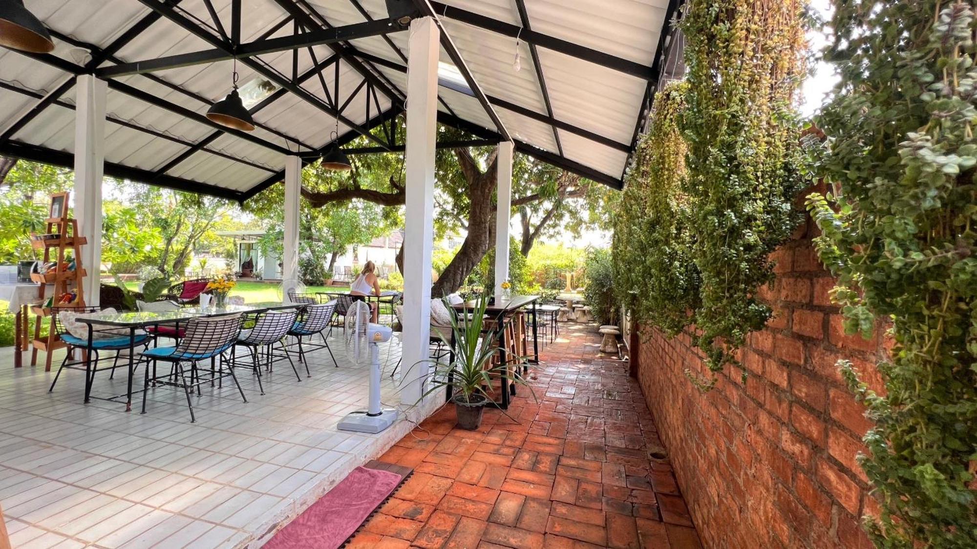 Udee Cozy Hotel Chiang Mai Buitenkant foto